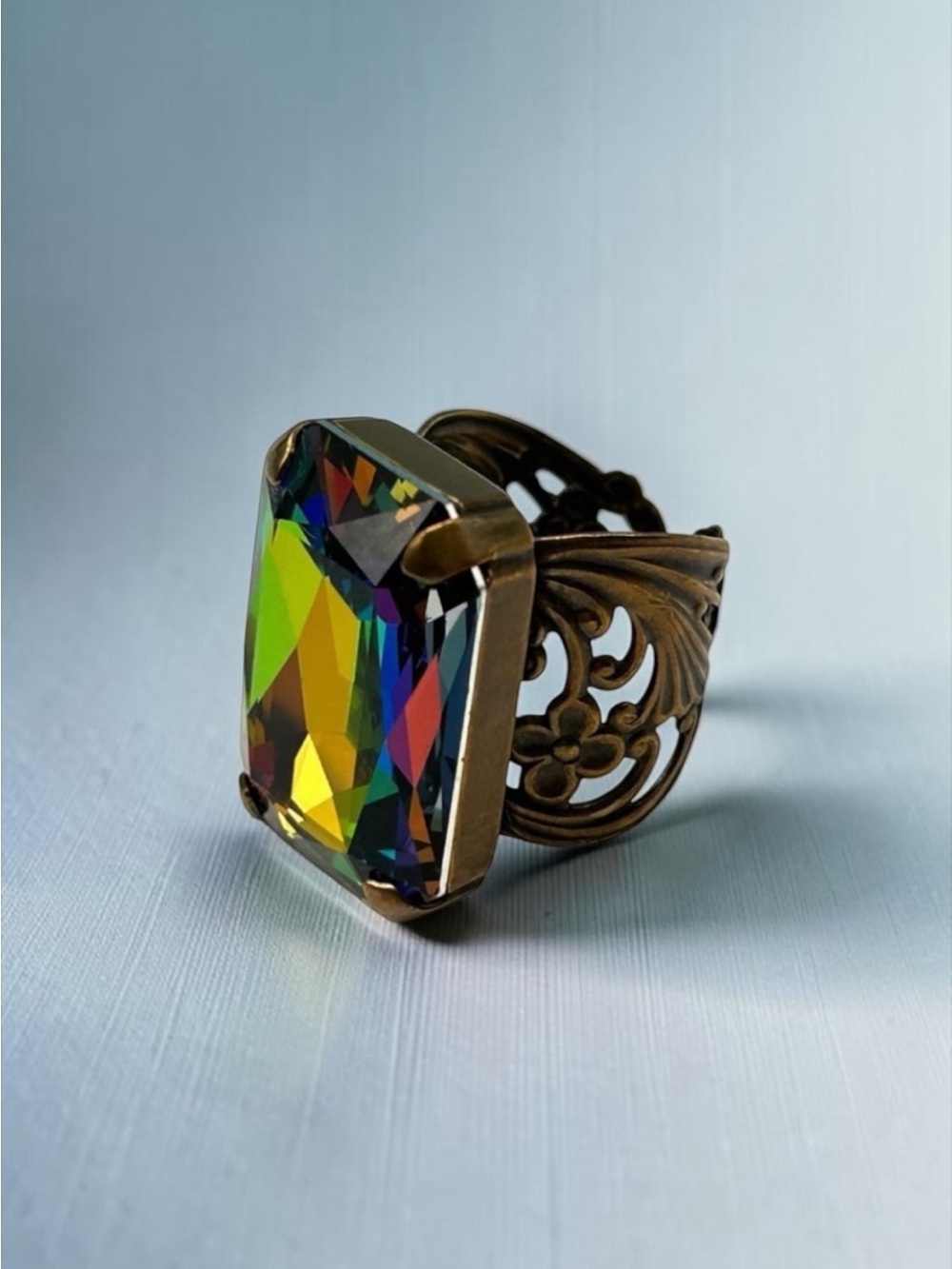 Beautiful Sorrelli Emerald Cut Rainbow Crystal Ring Adjustable Size 7-8 EUC